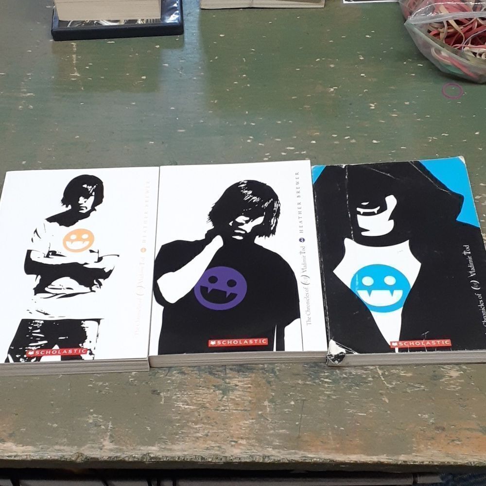 The Chronicles of‎ Vladimir Tod (Juvenile Fiction)Bundle of 3 scholastic